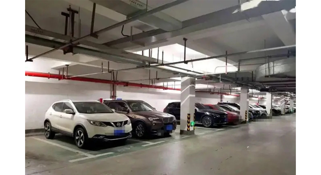 地下車庫.jpg